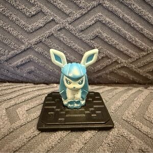 POKEMON 2017 TAKARA TOMY MONCOLLE GET SERIES #8 GLACEON FIGURE